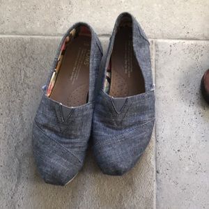 Toms